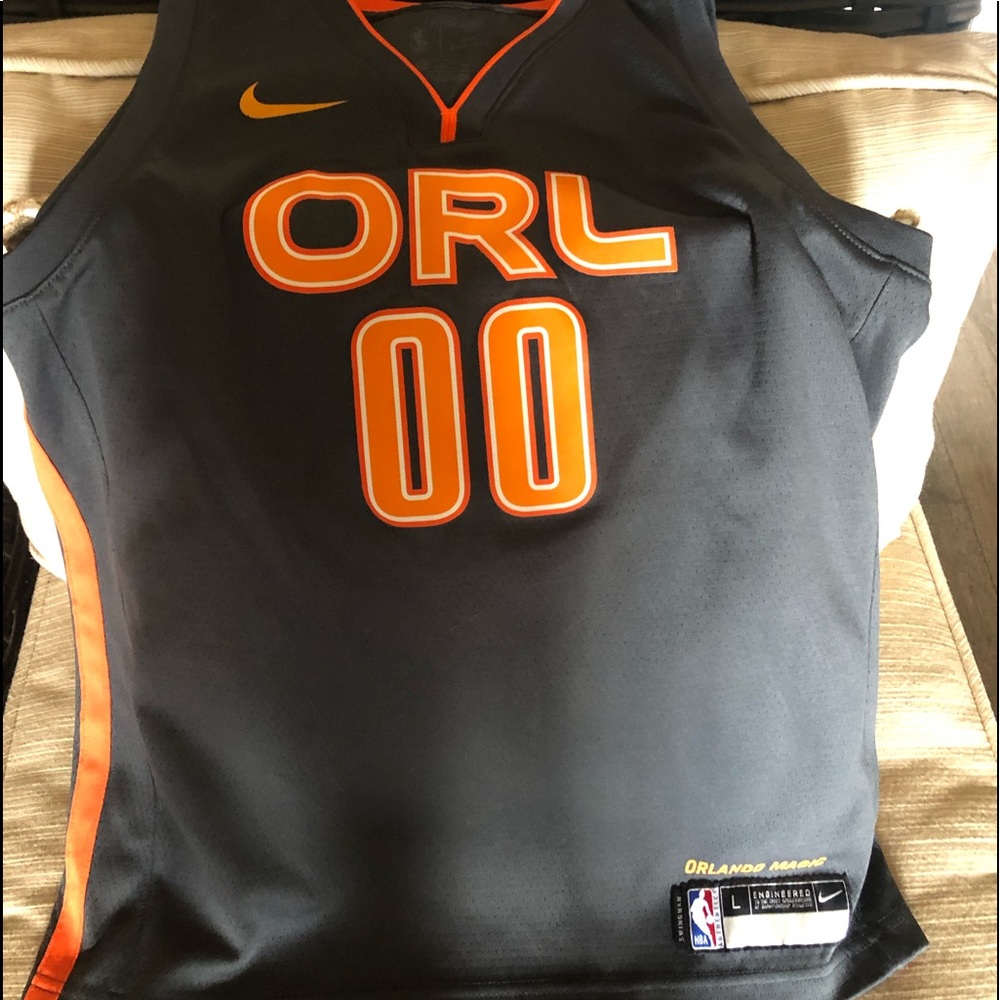 Boy’s large Gordon Orlando Magic jersey.